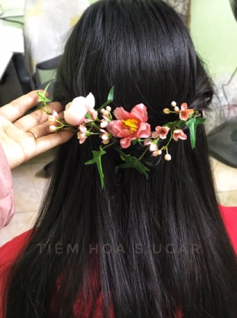 Hoa cài tóc cô dâu