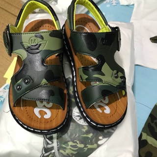 Combo bộ lính và sandal bé trai gồm nón ,bộ áo quần và sandal