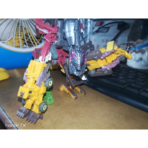 Mô hình Devastator Hasbro KO Transformers