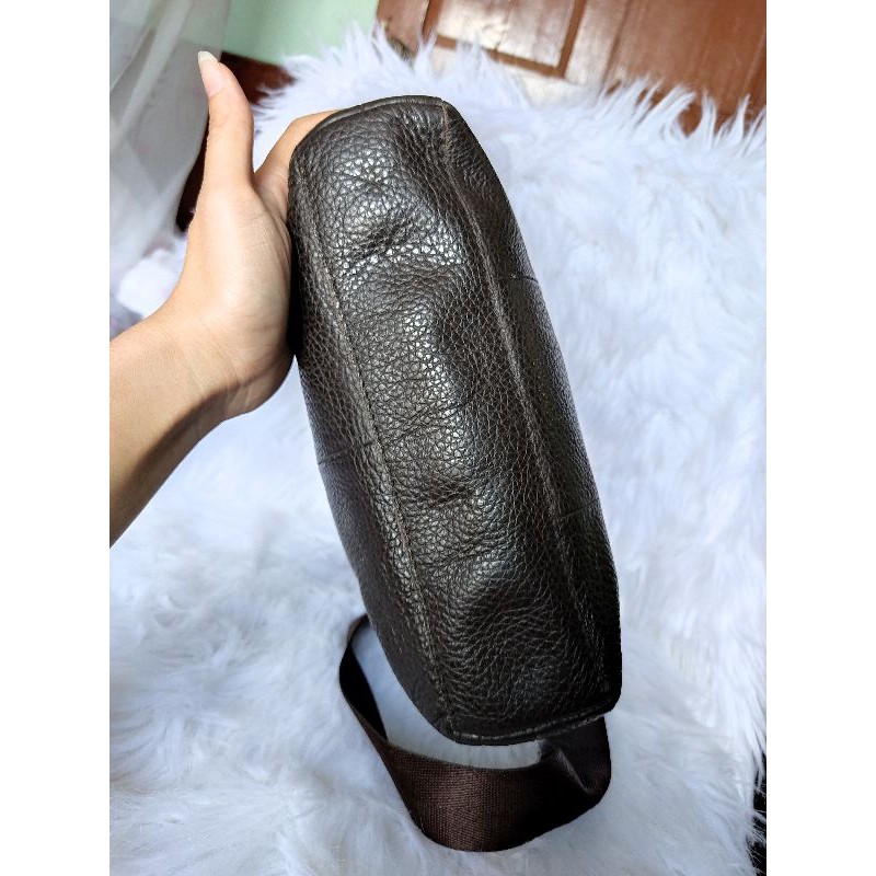 Túi đeo chéo da bò