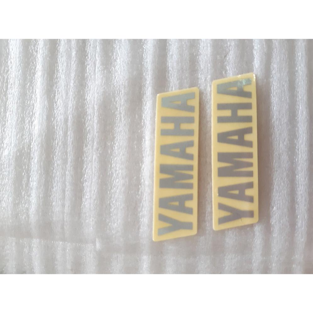 Tem chữ Yamaha nhỏ bạc