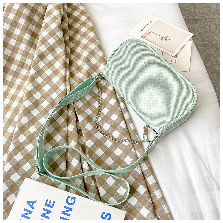 Túi đeo vai IELGY màu đen phối xích đơn giản phong cách Hàn Quốc dễ phối đồ cho nữ