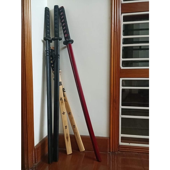 Đạo cụ tập võ bằng gỗ cứng dài 0,8m-1m