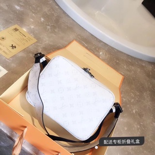 Lv messeger for men