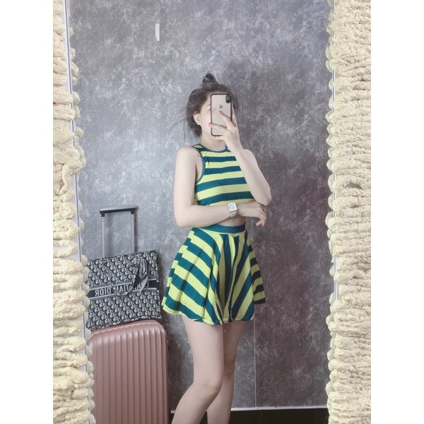 Set Bộ Sọc To Áo 3 Lỗ Croptop Kèm Váy Xoè Bồng