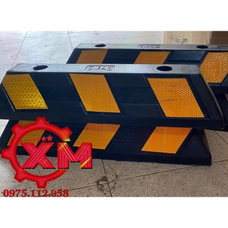 Chặn lùi bánh xe cao su,cục cao su chặn bánh xe