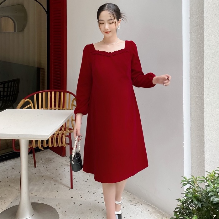 MEDYLA - Đầm bầu dự tiệc thu đông thiết kế 2 lớp nhung đỏ lót lụa cổ vuông nhún bèo đính nơ- VS1139