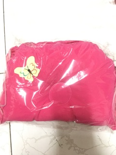 Gối nằm cho trẻ sơ sinh