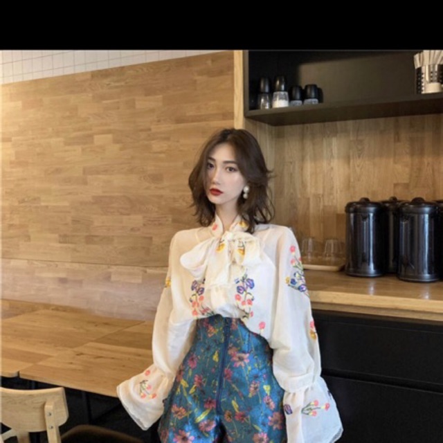 Váy hoa quần kẻ xanh( hàng sẵn )