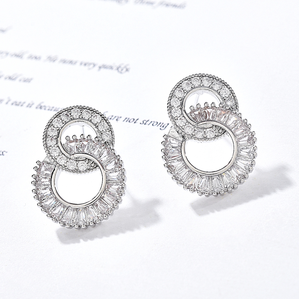 Khuyên tai hợp kim thiết kế thời trang kiểu dáng độc đáo