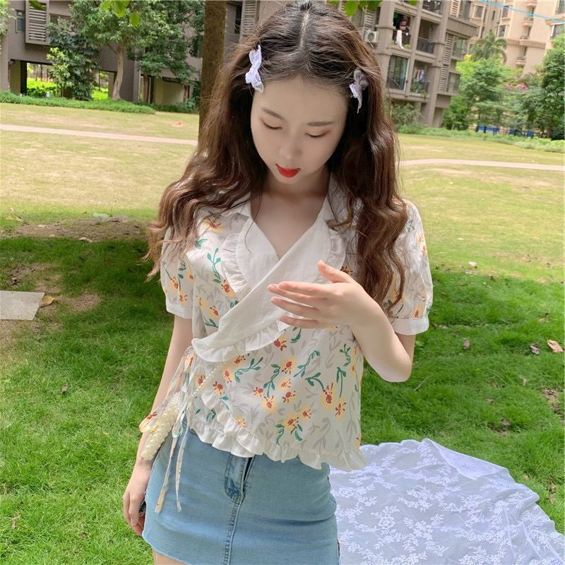 Áo Thun Nữ Ngắn Tay Cổ Chữ V Thời Trang Hàn | BigBuy360 - bigbuy360.vn