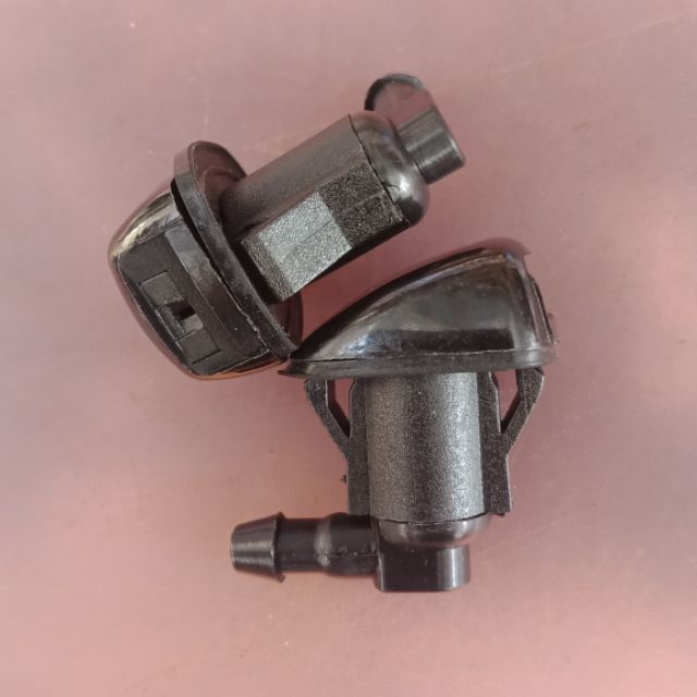 Vòi xịt nước Toyota.