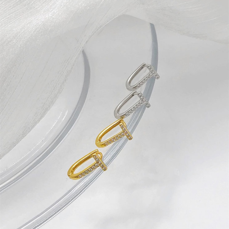 Đôi khuyên tai chữ T in chữ lấp lánh thời trang Hàn Quốc cho nữ