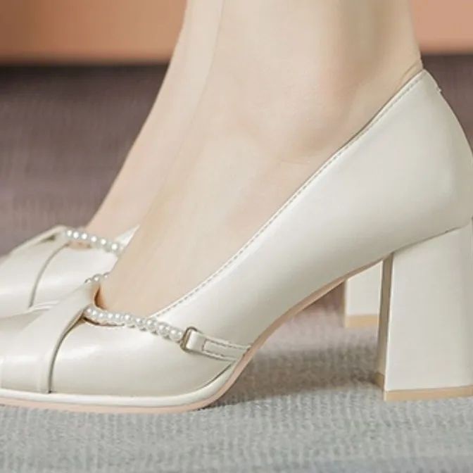 Giày Cao Gót Mũi Vuông Chất Liệu Da Thiết Kế Dày Dặn Cao Cấp Thời Trang Cho Nữ