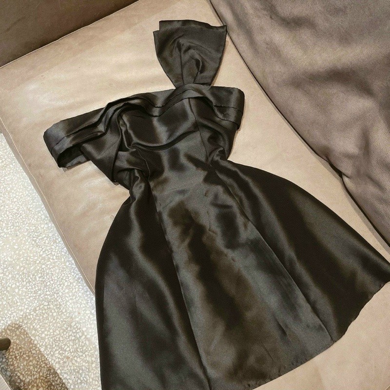 [Mã WASTMAY giảm 15% tối đa 30K đơn 150K] Đầm dự tiệc rớt vai nơ to dáng ngắn | BigBuy360 - bigbuy360.vn