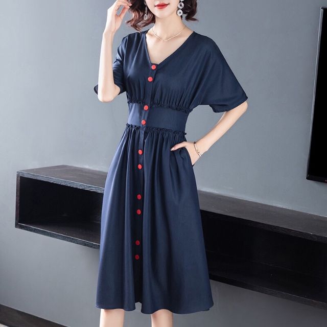 Đầm Xòe Nút Đỏ Nhúng Eo.