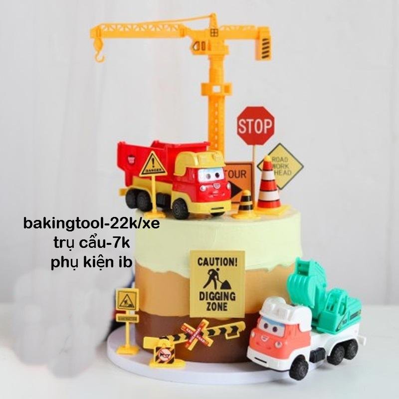 Trang trí bánh hình Trục Cẩu Nhựa VÀNG
