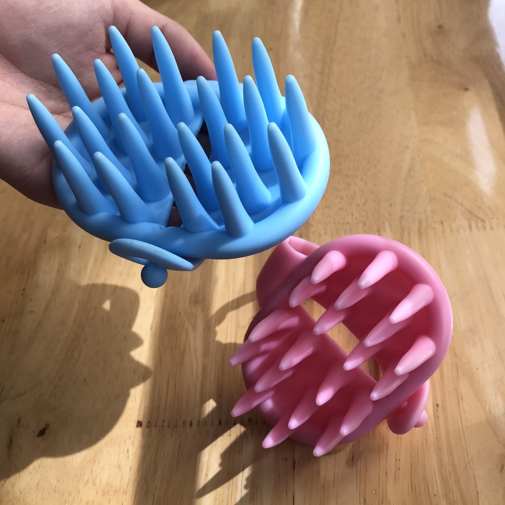 Lược gội đầu  Muji Silicon Nhật - mát xa da đầu - giảm rụng tóc - kích thích mọc tóc (Giao màu ngẫu nhiên) | BigBuy360 - bigbuy360.vn