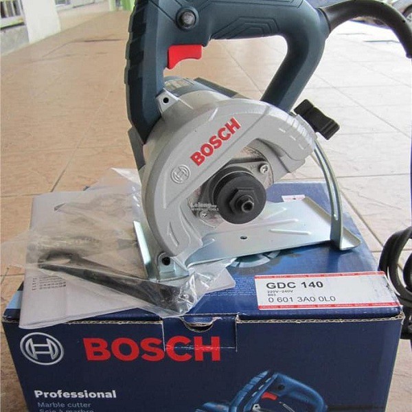 Máy cắt gạch Bosch GDC 140