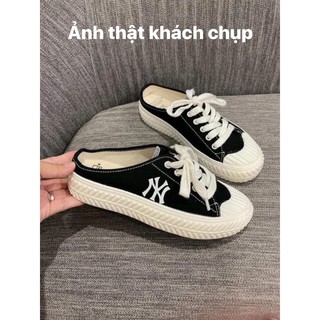 giày lười có dây buộc