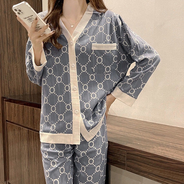 Long-sleeved pajamas for women in spring and autumn 2022 net red sweet cardigan leisure senior sense home clothes cotton can be worn outside