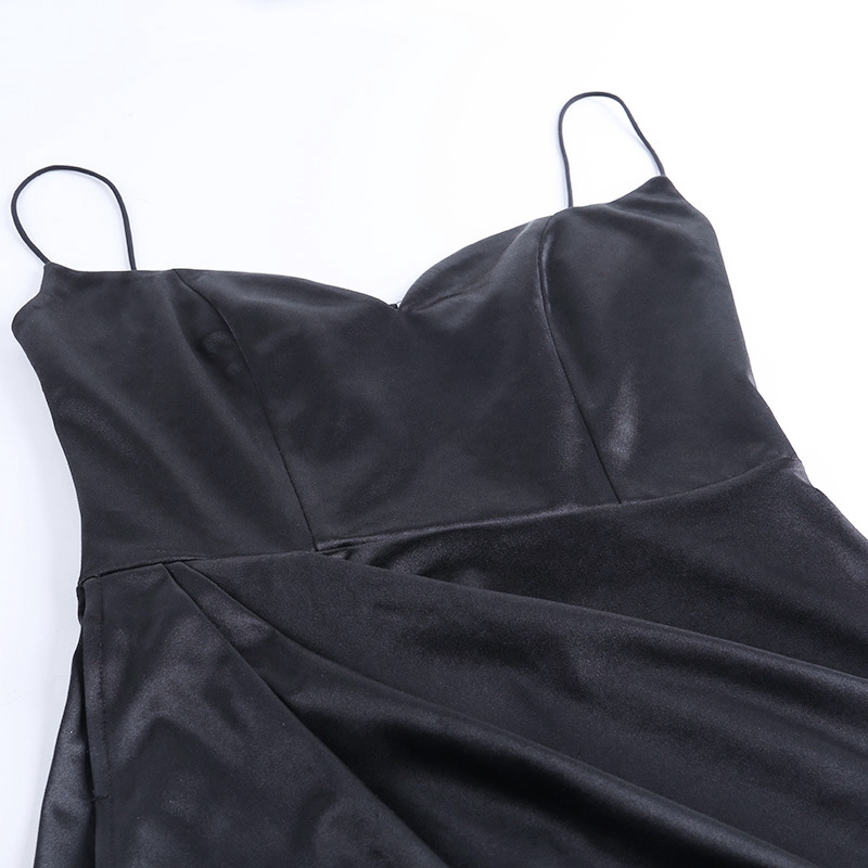 Đầm Hai Dây Chất Satin Thiết Kế Xẻ Tà Thanh Lịch