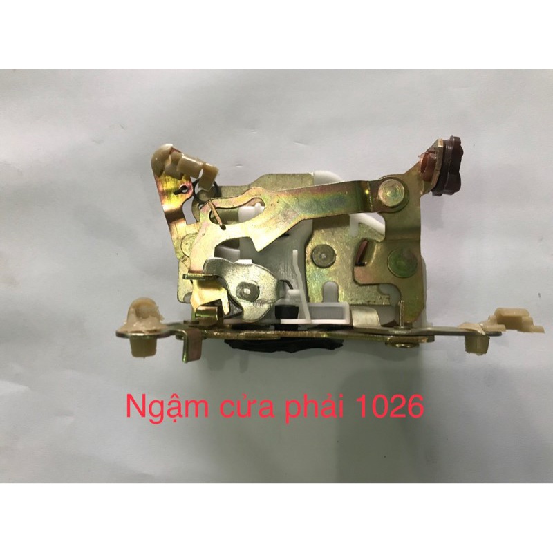 Ổ khoá ngậm cửa bên phải 1026 xe forcica phụ tùng ô tô phụ tùng Hùng Lỳ