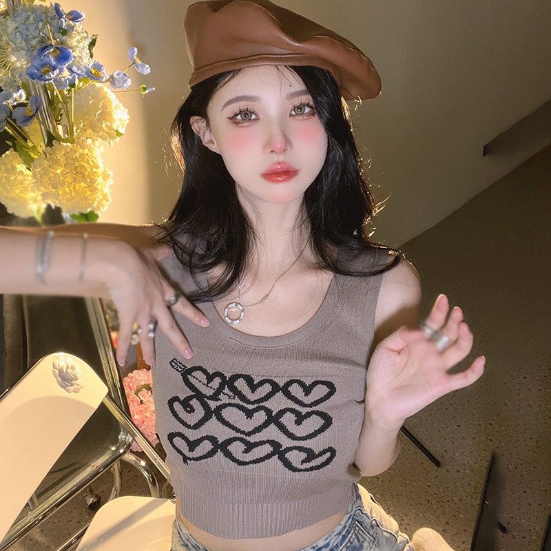 Áo Croptop Sát Nách Cổ Tròn Hoạ Tiết Trái Tim Thiết Kế Ngọt Ngào Cho Phái Nữ