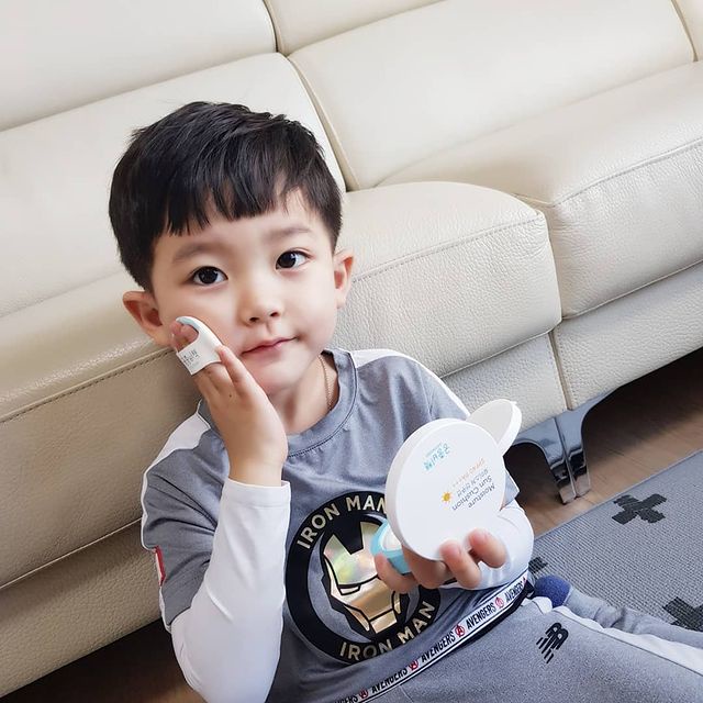 Kem chống nắng cushion Hàn Quốc GOONGBE, chống nắng mặt cho da nhạy cảm 14g | BigBuy360 - bigbuy360.vn