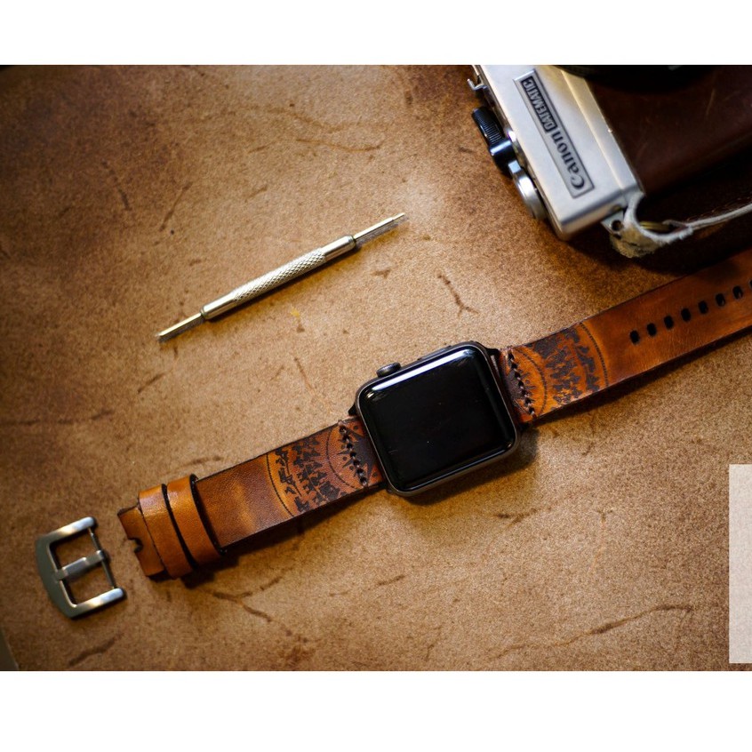 Dây apple watch da bò vegtan Italia RAM Leather màu nâu sáng khắc Trống Đồng Việt Nam