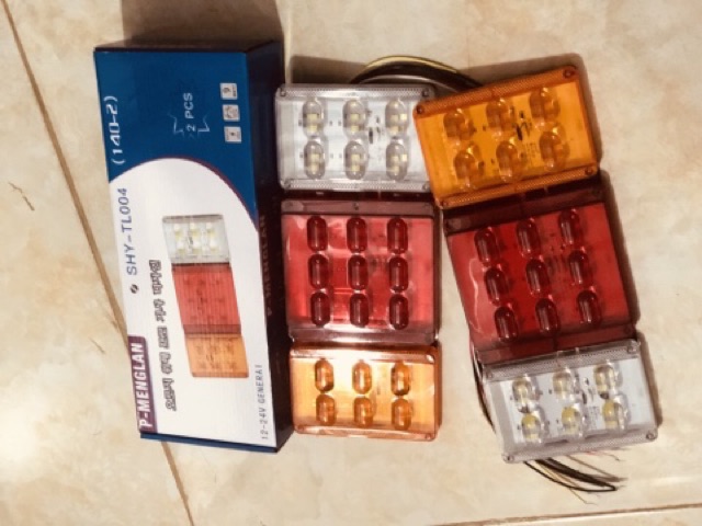 Sản phẩm gia đình làm: 1 đôi đèn hậu mới led lắp kích cỡ trung cho các xe từ 1 đến 6 tấn có cả 12V và 24V