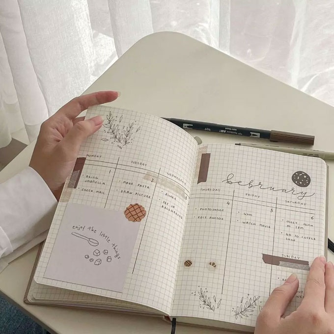 Quà 8/3 - Sổ tay grid Crabit A5 giá rẻ - Almond - Ruột ô vuông ghi chép, Bullet Journal - Giao hỏa tốc