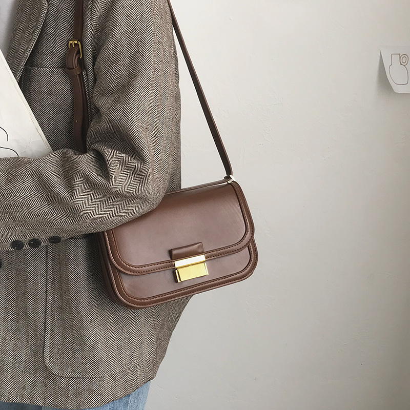 Túi đeo chéo vai phong cách Hàn Quốc năng động cho nữ IELGY