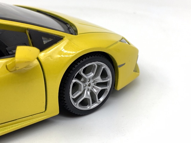 Xe Mô Hình Lamborghini Huracan LP 610-4 1:24 Maisto ( Vàng )