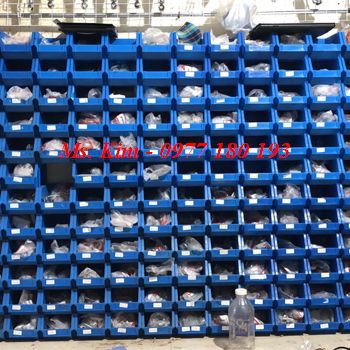 khay nhựa A6 có chân cọc đỡ | BigBuy360 - bigbuy360.vn