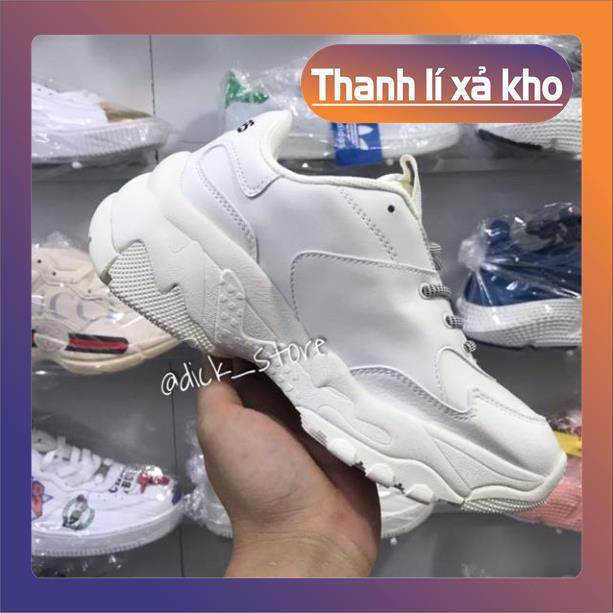 𝐆𝐢à𝐲 𝐧ữ 𝐒𝐧𝐞𝐚𝐤𝐞𝐫 𝐜𝐡𝐮𝐧𝐤𝐲 𝐌𝐋𝐁 𝐛ó𝐧𝐠 𝐜𝐡à𝐲 𝐇à𝐧 𝐐𝐮ố𝐜