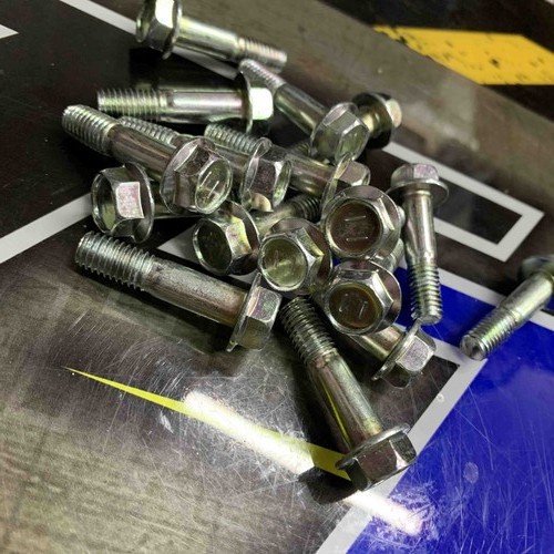 Ốc số 11 - Ốc bắt pas heo dầu phuộc trước sport - Giá 1 con - Xipo - Satria - RGV