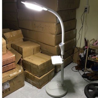 Đèn led dùng cho spa , nối mi , Nail ...đèn sáng không chói , chác chắn , nấng hạ theo ý muốn. , có bảo hành dài hạn ...