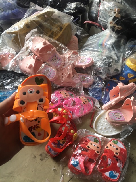 Dép tập đi , sandal trẻ em kêu chíp chíp