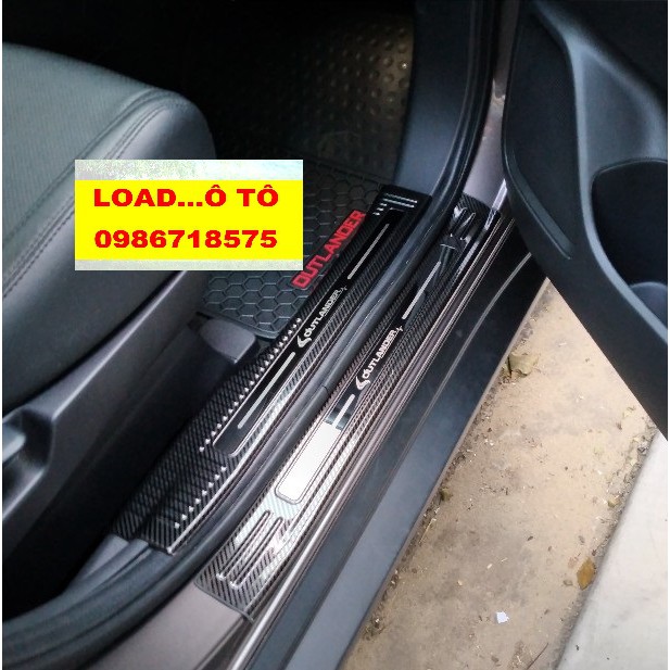 Ốp Bậc Cửa, Nẹp Bước Chân, Cốp Sau Xe Mitsubishi Outlander 2023-2018 Form Cũ Vân Carbon Cao Cấp