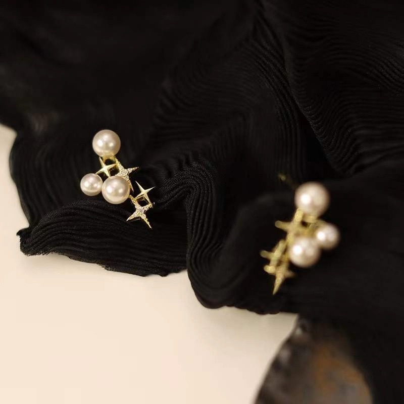 Bông Tai Ngôi Sao Năm Cánh Đính Đá Lấp Lánh Phong Cách Hàn Quốc