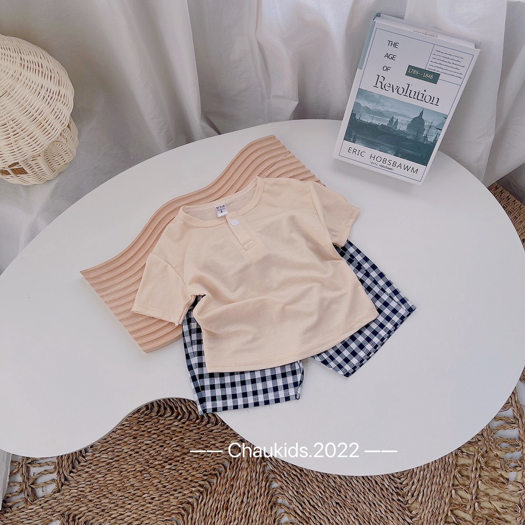 Bộ cộc tay bé trai, bộ áo cotton đũi đơn giản kèm quần thô kẻ cho bé