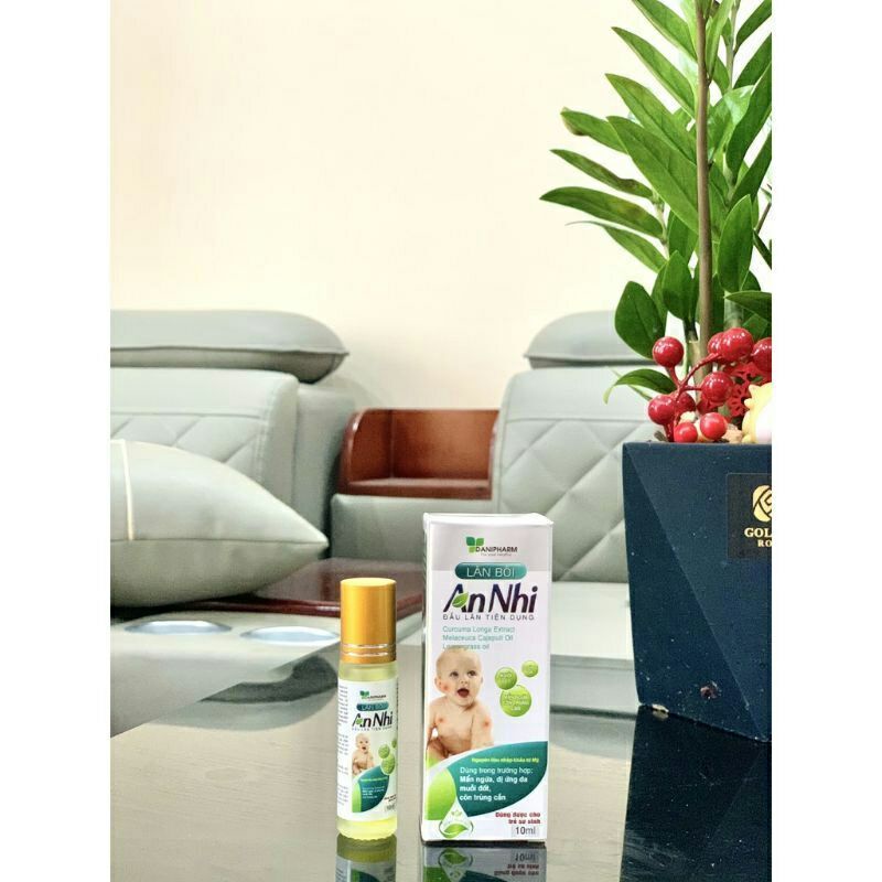 Lăn bôi muỗi đốt An Nhi với 100% tinh dầu thiên nhiên an toàn cho bé