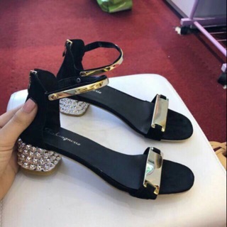 Sandal quai mảnh đính kim loại