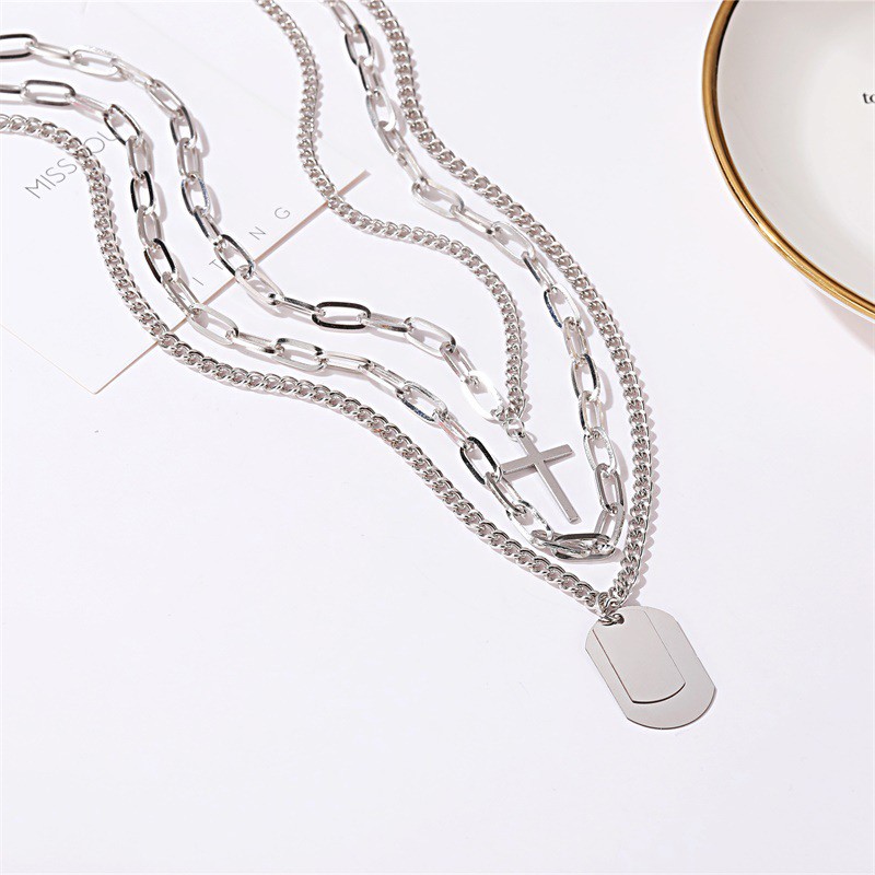 Three piece metal fashion necklace