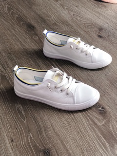 Giày slip on xinh