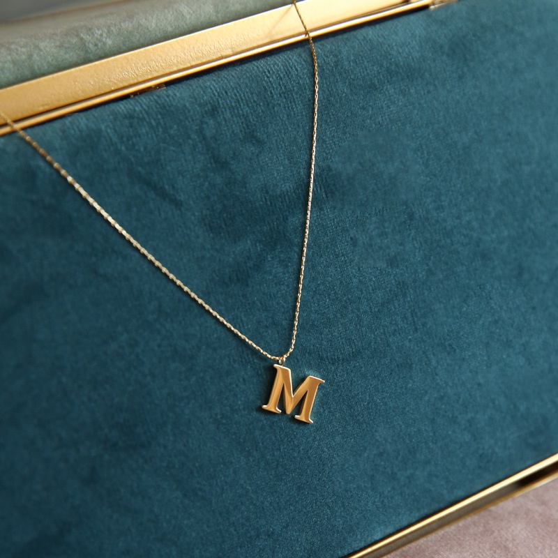 Vòng cổ Thép Titan Mạ Vàng 14K Mặt Chữ M Cá Tính Cho Nữ