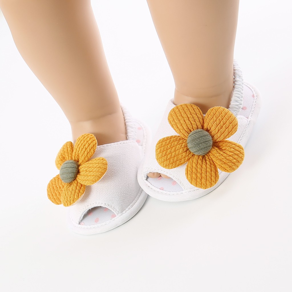 Giày sandal đế mềm chống trượt đính hoa xinh xắn dành cho bé gái