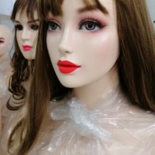 Manocanh nữ màu da mặt đẹp