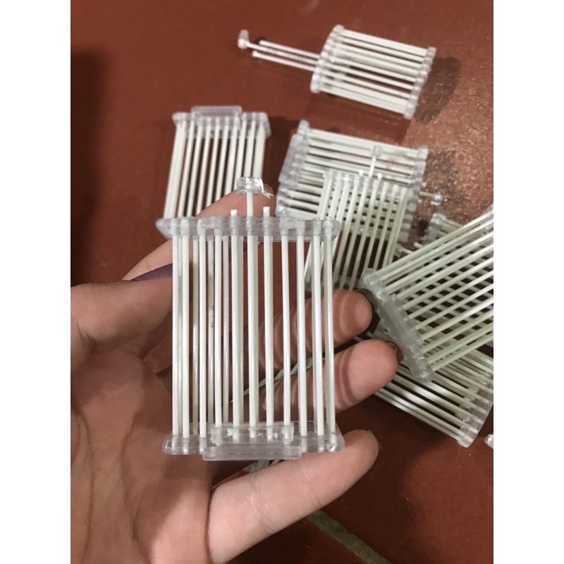 Rọ đựng dế cho chim khuyên, mào, choè chất liệu nhựa MEKA, Phụ kiện lồng chim giá rẻ